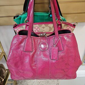 Authentic Coach Carryall with 3 compartments and kisslock